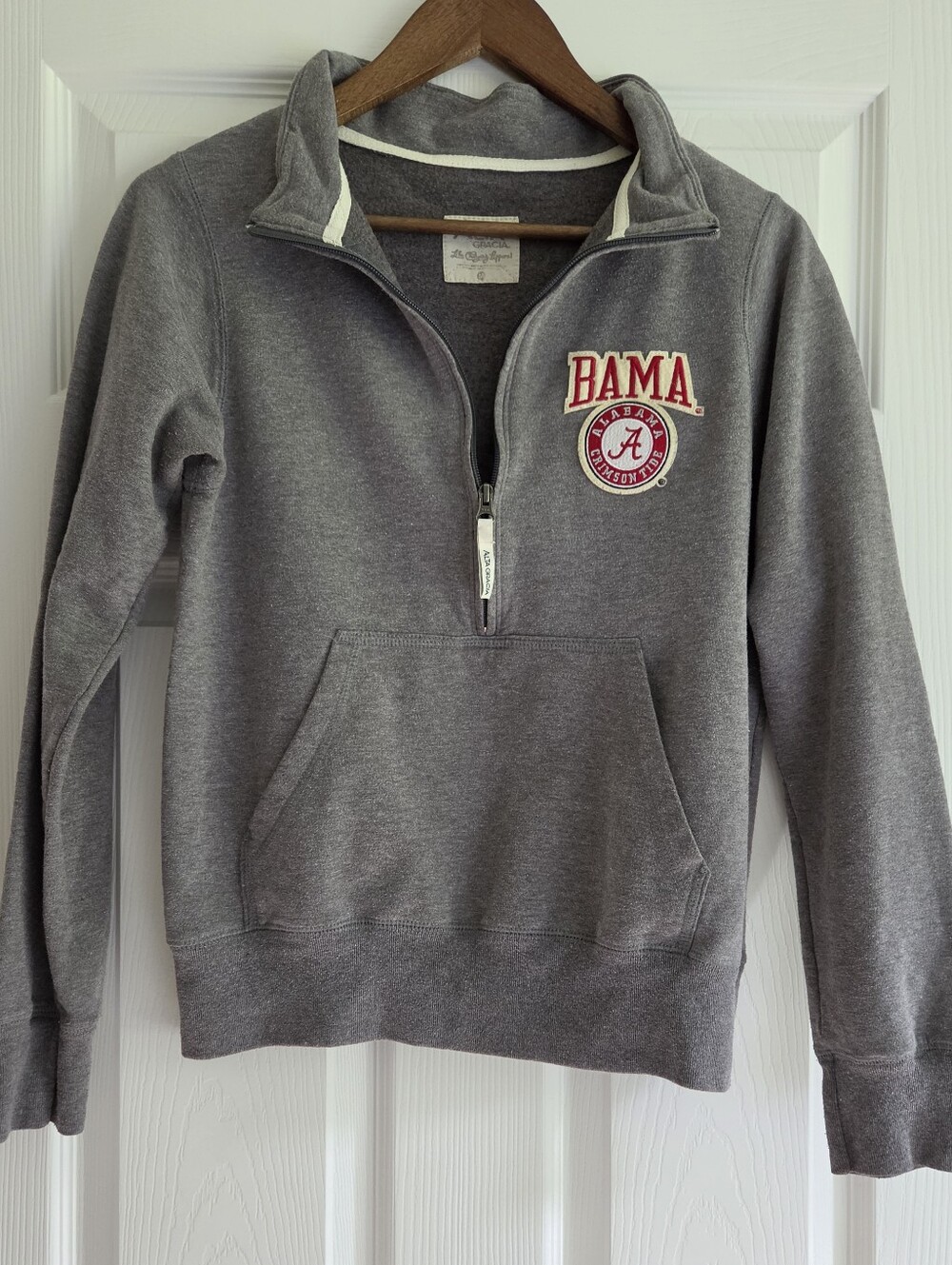 Alta Gracia University of Alabama Crimson Tide Quarter Zip Fleece Pullover, M